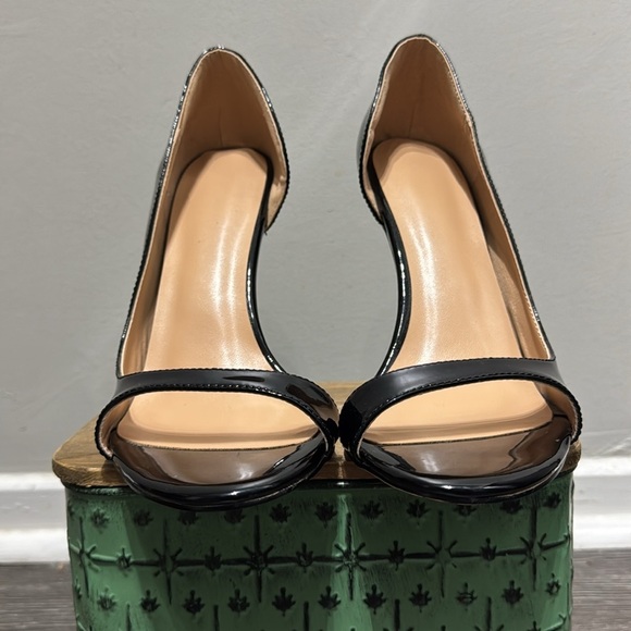 Black Heels for a Stylish Look - Picture 4 of 7